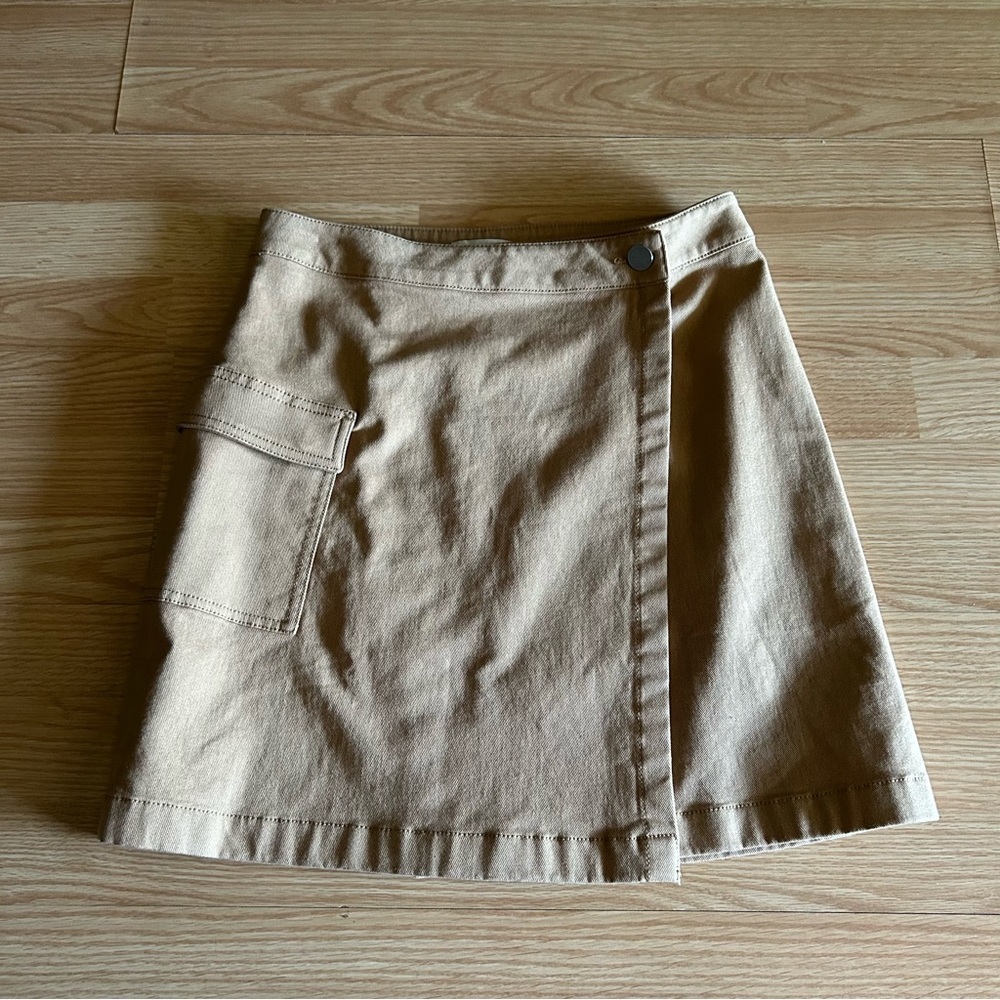 NWT LOFT Light Brown Mini Skirt Size 2